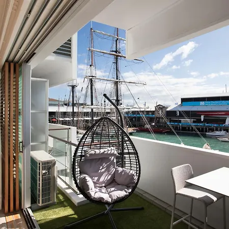 Waterfront ! Princes Wharf Luxury 2 Bedroom Apartment